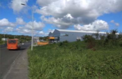 Location Terrain 3681m² Baie Mahault