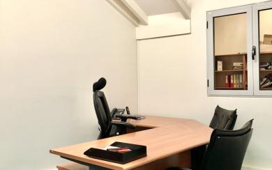 Local professionnel en centre ville 
