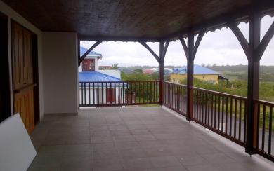  PORT LOUIS maison 115m2 h sur étage  prox plage   342000€