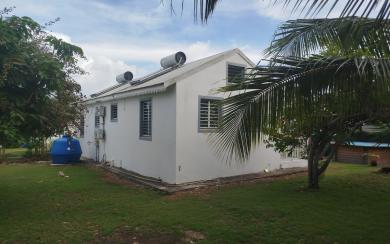 maison avec  2 appartements sur terrain de 671m2  310000€