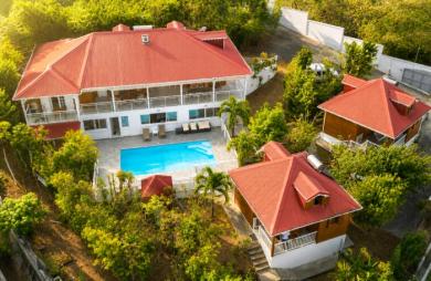 Opportunité :  Investissement Locatif Saisonnier Clés en Main ! Vue sur la mer et Montserrat.