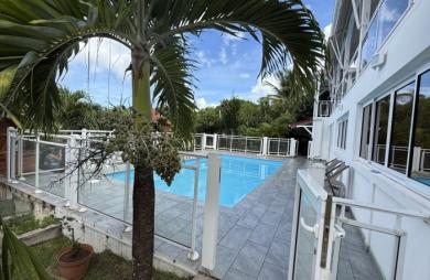 Opportunité :  Investissement Locatif Saisonnier Clés en Main ! Vue sur la mer et Montserrat.