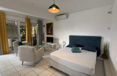 Opportunité :  Investissement Locatif Saisonnier Clés en Main ! Vue sur la mer et Montserrat.