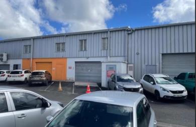 Location Entrepot 175m² Baie Mahault