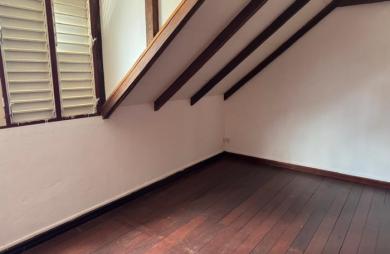 BASSE TERRE - maison de ville avec cour - idéal investisseur