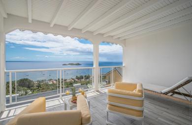 Bouillante Exceptionnel ensemble immobilier de 6 appartements avec Vue Imprenable sur la mer !
