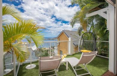 Bouillante Exceptionnel ensemble immobilier de 6 appartements avec Vue Imprenable sur la mer !