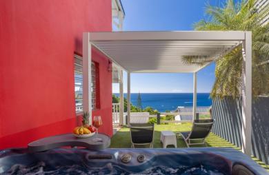 Bouillante Exceptionnel ensemble immobilier de 6 appartements avec Vue Imprenable sur la mer !