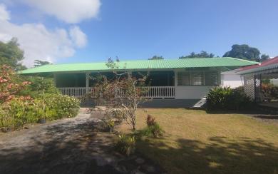  PT BOURG    F6 2  F6 TERR  1598m2t  + carbet 340000€