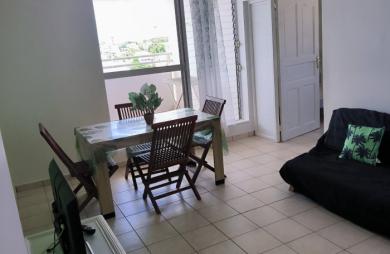 POINTE-A-PITRE : APPARTEMENT T4 AVEC VUE DEGAGEE