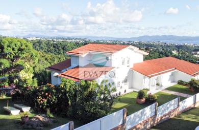 Villa 325m2 sur 2 niveaux - 8 chambres- Vue Mer - SCHOELCHER