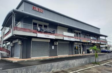 LOCATION Local professionnel 92m2 - SAINTE ROSE