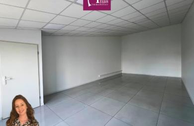 À louer - Local rénové 47m2 - étage sans ascenseur - Jarry