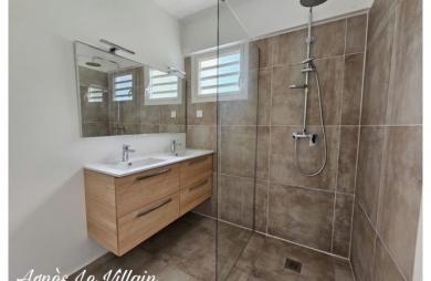 Vente Maison 79m&sup2; 4 pièces Bouillante