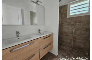Vente Maison 79m&sup2; 4 pièces Bouillante