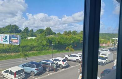 Location Divers 319m² Saint François