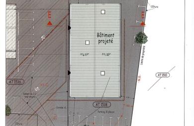 Bouillante, prochainement à louer dans la zone commerciale de Pigeon, entrepôt de 492m2 (ou 2 x 246m2)