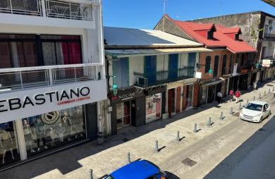 Local commercial brut de 400 m2   2e étage   avec ascenceur