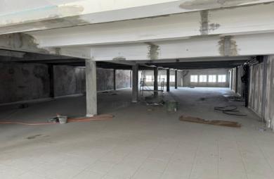 Local commercial brut de 400 m2   2e étage   avec ascenceur
