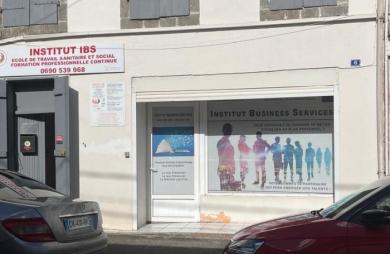 CENTRE-VILLE DE BASSE-TERRE   LOCAL COMMERCIAL OU PROFESSIONNEL    ACCESSIBLE PMR