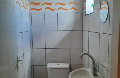 Location local commercial de 90 m2 à Ste Rose - Zone d