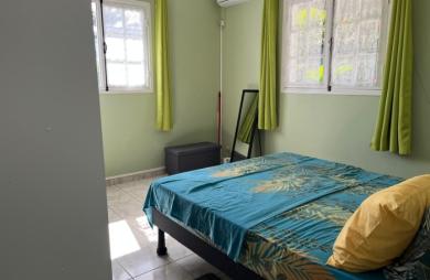SAINT-CLAUDE, Belle villa T4 avec mezzanine, piscine et garage sur un jardin clôturé