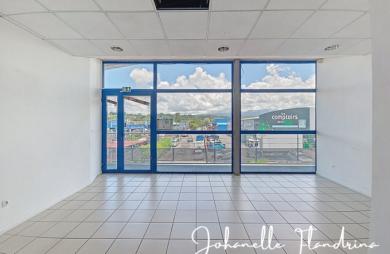 Location Local commercial 82m&sup2; 3 pièces Petit-Bourg