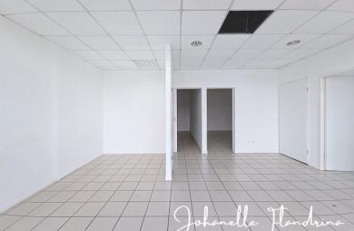 Location Local commercial 82m&sup2; 3 pièces Petit-Bourg