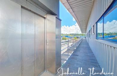 Location Local commercial 82m&sup2; 3 pièces Petit-Bourg