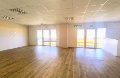 Local de 92m2 à Nolivier  - au 1er étage sans ascenseur