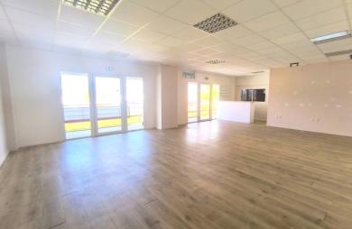 Local de 92m2 à Nolivier  - au 1er étage sans ascenseur