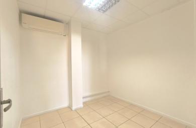 Local de 92m2 à Nolivier  - au 1er étage sans ascenseur