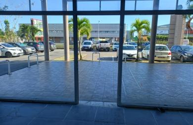 Location Entrepot 200m² Baie Mahault