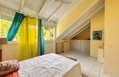 Maison en location 950 € par mois avec terrasse à Petit-Bourg