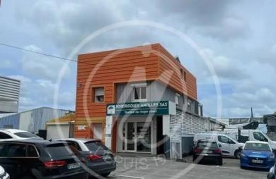 Location Local commercial 21m&sup2; Baie Mahault