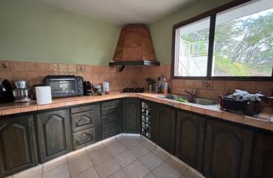 Maison composée de deux logements  - Le gosier