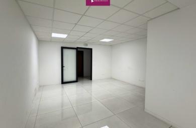 À Louer - Local professionnel 80m2 - De standing et clé en main - Petit-Pérou - Les Abymes