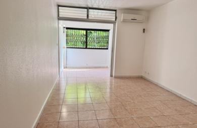 Studio rentable avec piscine et parking   Bas-du-Fort, Le Gosier   Rentabilité brute 7,32 %