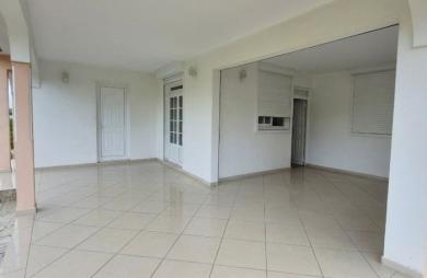 Location Maison 180.5m&sup2; 4 pièces Lamentin