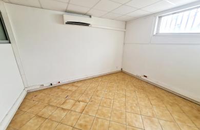 Bureaux à louer à Grand Camp