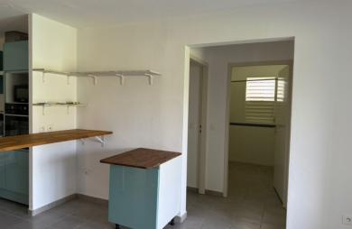 PETIT BOURG, secteur de Colin appartement de type T3  RDC