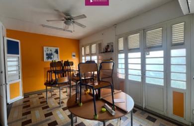 À VENDRE   Immeuble mixte à rénover avec revenu locatif   Pointe-à-Pitre