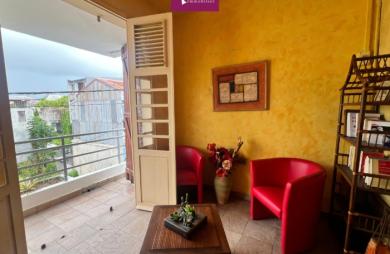 À VENDRE   Immeuble mixte à rénover avec revenu locatif   Pointe-à-Pitre