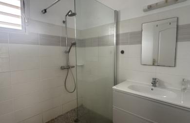 Charmante villa de 4 pièces en vente au Lamentin