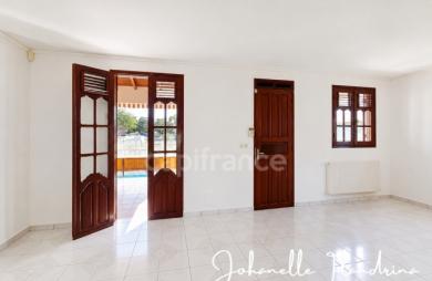Vente Local commercial 230m&sup2; 9 pièces Les Abymes