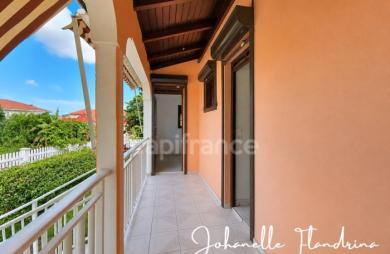 Vente Local commercial 230m&sup2; 9 pièces Les Abymes