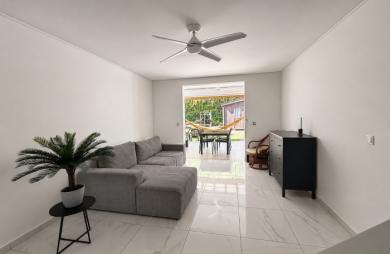 Immeuble de rapport au Gosier Périnet   3 duplex loués   Terrain 2020 m2   Rentabilité attractive