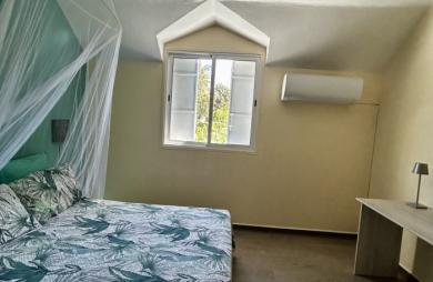 Immeuble de rapport au Gosier Périnet   3 duplex loués   Terrain 2020 m2   Rentabilité attractive