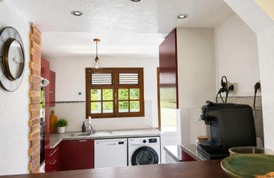 Immeuble de rapport au Gosier Périnet   3 duplex loués   Terrain 2020 m2   Rentabilité attractive