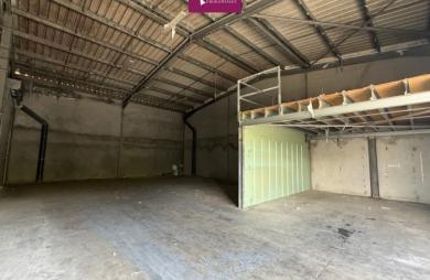 À louer - Depot 200m2 - Idéalement placé proche port autonome - double entrée - Jarry - Baie-Mahault